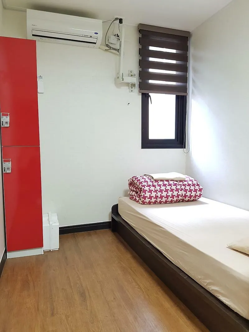 Kimchee Busan Downtown Guesthouse