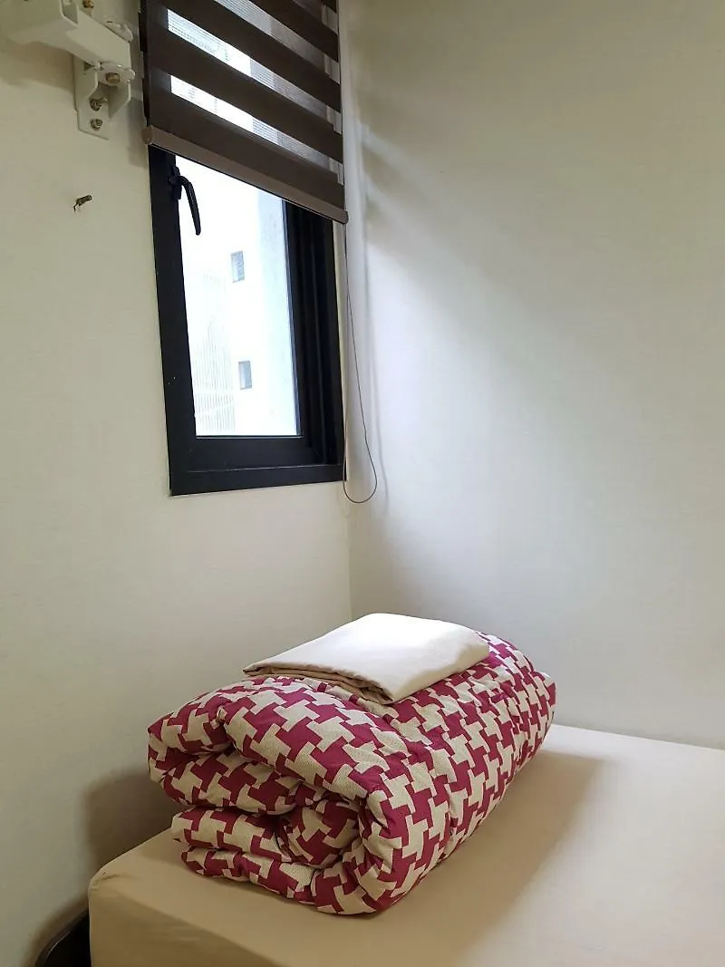 Kimchee Busan Downtown Guesthouse 2*,